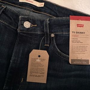Levi’s 711 jeans
